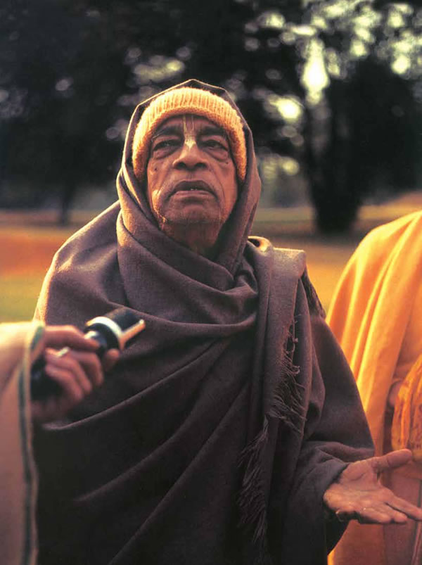 Sua Divina Grazia A. C. Bhaktivedanta Swami Prabhupada.